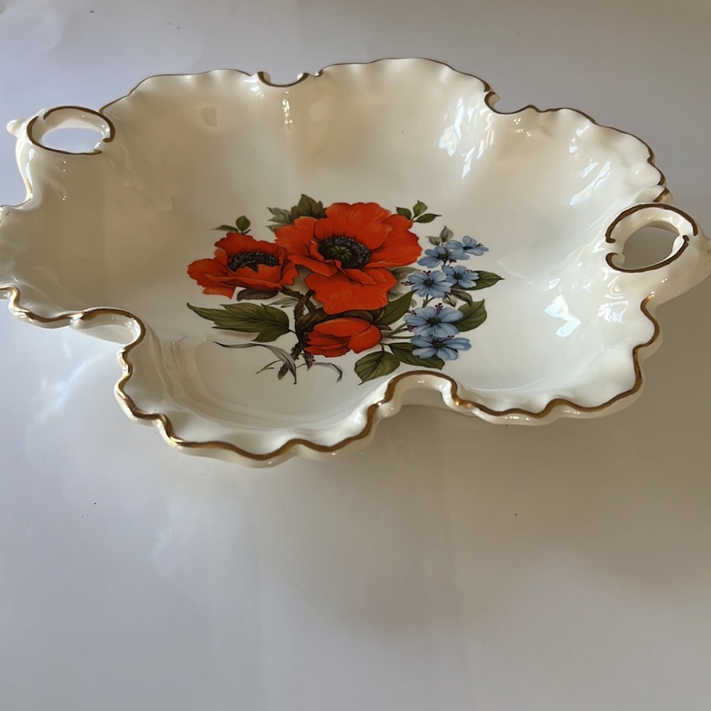Ceramic White, Gold Accent, Poppy Floral Fruit Bowl - Picture 3 of 9